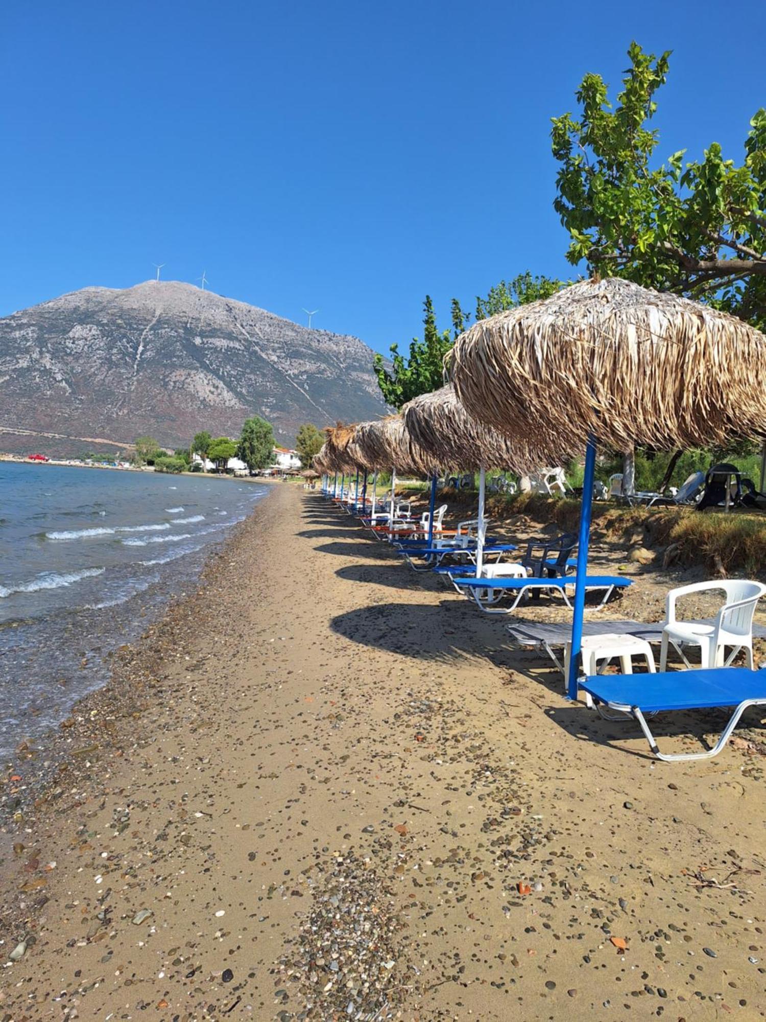 Makinia Beach Nafpaktos Luaran gambar