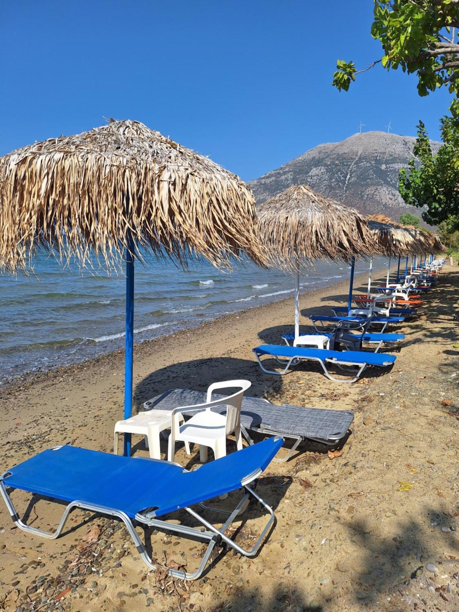 Makinia Beach Nafpaktos Luaran gambar